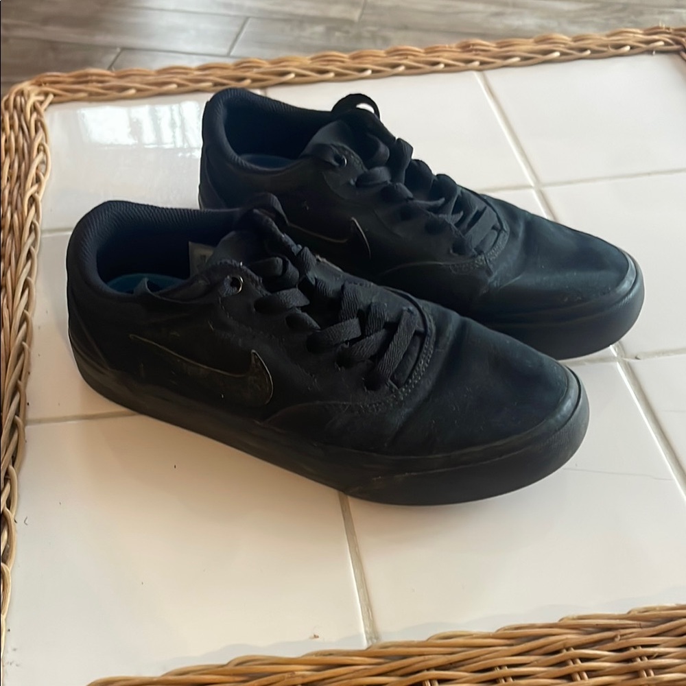 Nike Black Low-Top Sneakers